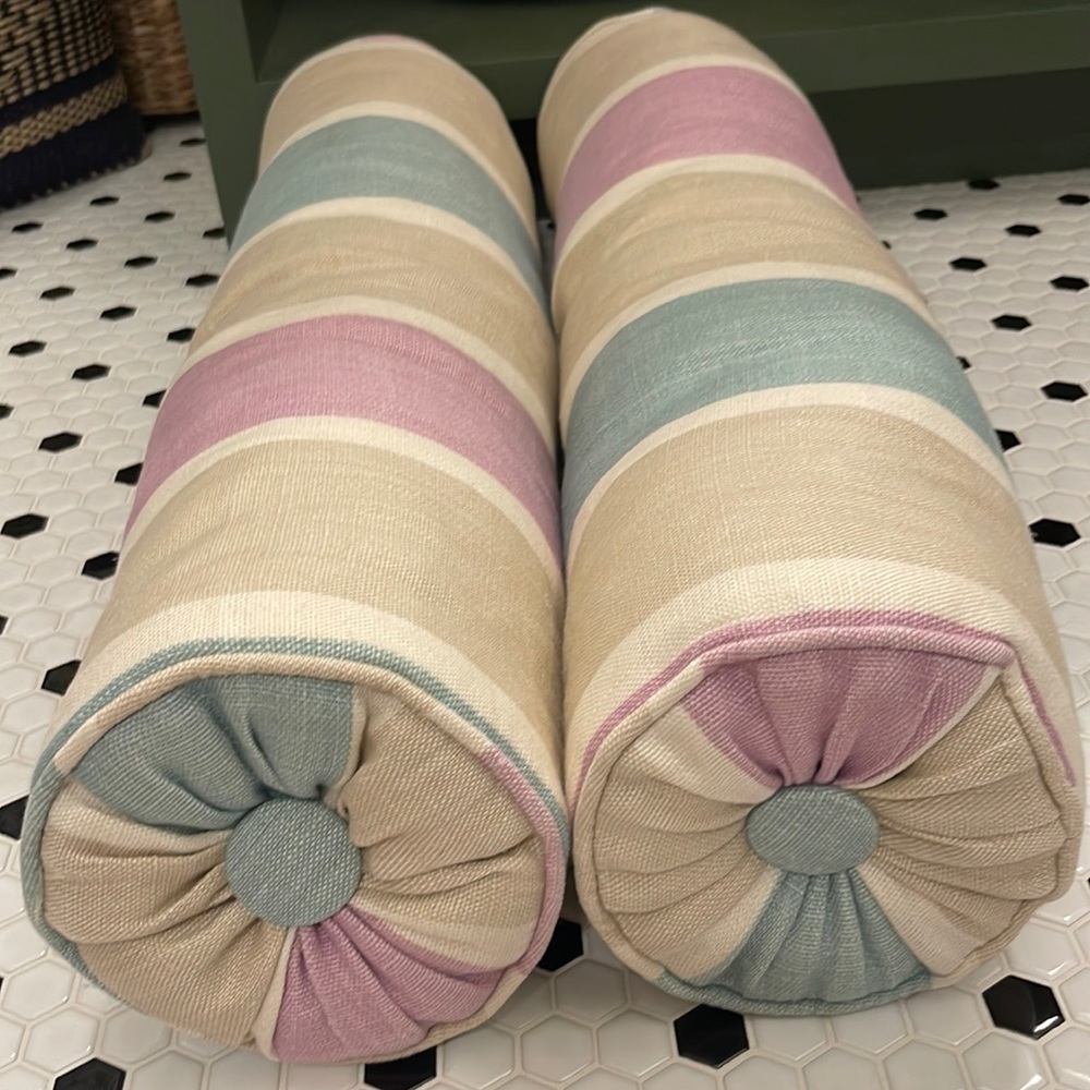 Custom made - LIKE NEW Neck roll pillows in linen
